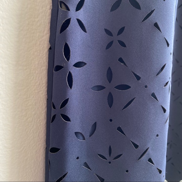 J. Crew Laser Cut Floral Shift Dress - Navy 💙 - Picture 3 of 12